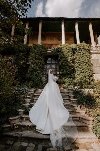 ‏تخصصی ‏هورشید ‏آتلیه ‏تخصصی ‏عروس ‏فرمالیته ‏و ‏اسپرت ‏در ‏تهران ‏خیابان ‏فرشته 8