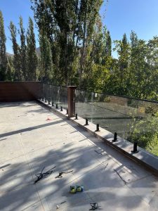 ایران سکوریت فروش و اجرا و نصب پارتیشن شیشه ای و نرده شیشه ای و شیشه سکوریت در تهران آرژانتین