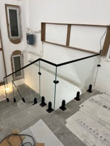 ایران سکوریت فروش و اجرا و نصب پارتیشن شیشه ای و نرده شیشه ای و شیشه سکوریت در تهران آرژانتین