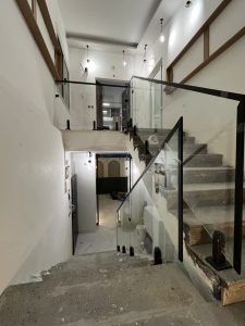 ایران سکوریت فروش و اجرا و نصب پارتیشن شیشه ای و نرده شیشه ای و شیشه سکوریت در تهران آرژانتین