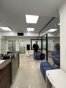 ایران سکوریت فروش و اجرا و نصب پارتیشن شیشه ای و نرده شیشه ای و شیشه سکوریت در تهران آرژانتین