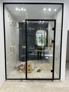 ایران سکوریت فروش و اجرا و نصب پارتیشن شیشه ای و نرده شیشه ای و شیشه سکوریت در تهران آرژانتین