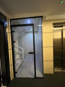 ایران سکوریت فروش و اجرا و نصب پارتیشن شیشه ای و نرده شیشه ای و شیشه سکوریت در تهران آرژانتین