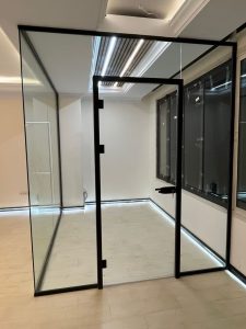 ایران سکوریت فروش و اجرا و نصب پارتیشن شیشه ای و نرده شیشه ای و شیشه سکوریت در تهران آرژانتین