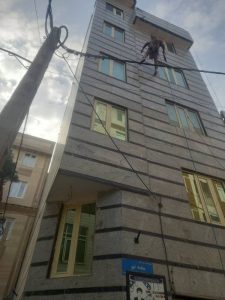 ‏ارتفاع ‏کاران ‏عبدلی ‏خدمات ‏پیچ ‏رولپلاک ‏نمای ‏ساختمان ‏با ‏طناب ‏و ‏شستشوی ‏نما ‏و ‏نصب ‏توری ‏مرغی ‏در ‏تهران 4