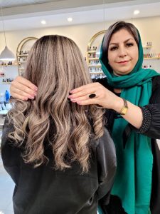 زیبایی مهتاب نیکخواه کراتینه بالیاژ رنگ لایت هیرکات در گوهردشت کرج 2