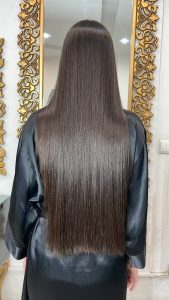 سارا مهدوی کاشت ترمیم ناخن و اکستنشن مژه در خیابان ستارخان 13
