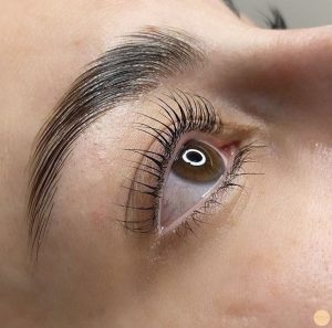 زیبایی دلارام اکستنشن لیفت لمینت و کاشت مژه در هاشمیه مشهد 2
