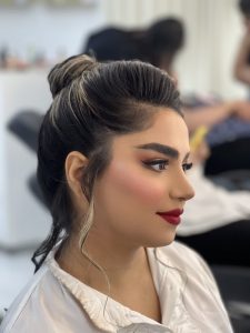‏زیبایی ‏لیلی ‏سالن ‏تخصصی ‏عروس ‏و ‏میکاپ ‏و ‏شینیون ‏در ‏ساری ‏خیابان ‏15 ‏خرداد 12