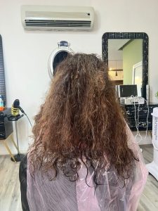 ‏زیبایی ‏مهدیه ‏عطاران ‏هایلایت ‏کراتین ‏اسکالپ ‏و ‏فر ‏در ‏هفت ‏تیر ‏مشهد 8